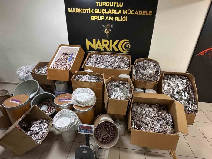 Manisa Merkezli 4 İlde Uyuşturucu Operasyonu: 40 Kişi Tutuklandı