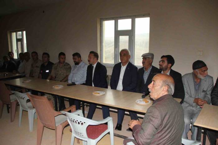 Vali Çakır’dan Sel Felaketinin Yaşandığı Köye Taziye Ziyareti