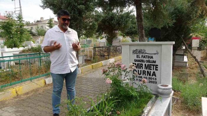 Van’da Köpek Saldırısında Ölen Minik Mete’nin Ailesi ‘Yasal Düzenleme’ İstiyor