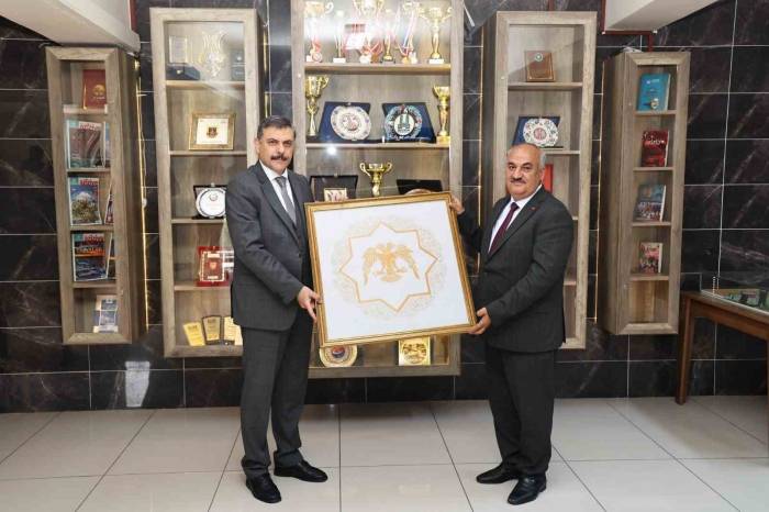 Vali Çiftçi’den Aziziye Belediyesine Ziyaret