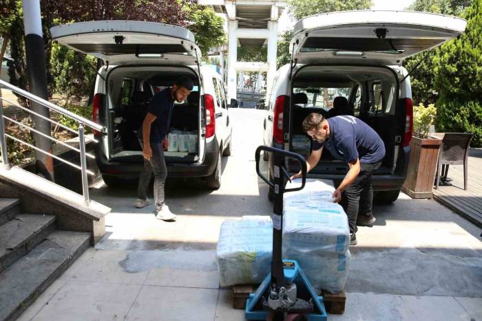 Eyüpsultan Belediyesi’nden Yaşlı Ve Yatalak Hastalara Hasta Bezi Yardımı