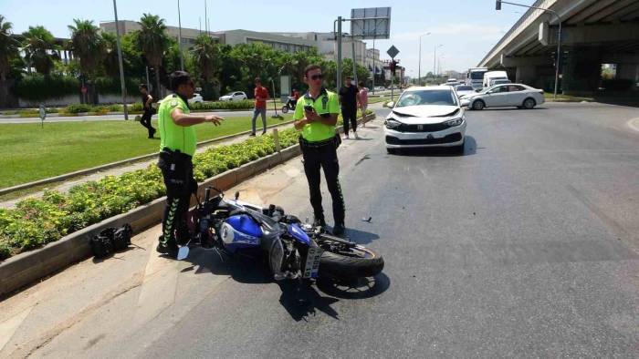 10 Metrelik Mesafede 2 Kez Kırmızı Işıkta Geçti, Hastanelik Oldu