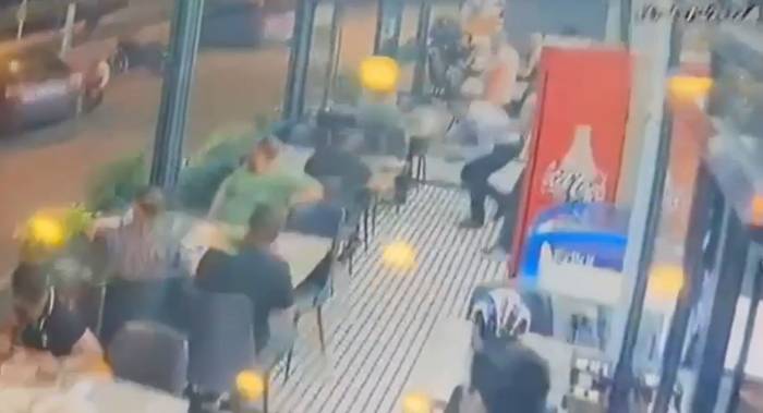 Esenyurt’ta Motosikleti Şahıslar, Restorana Ateş Açtı: O Anlar Kamerada