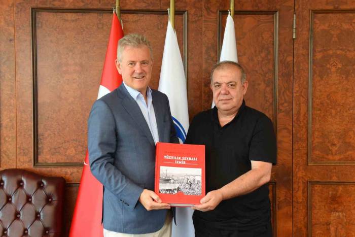 “Yüzyılın Sevdası İzmir” Okuyucuyla Buluştu