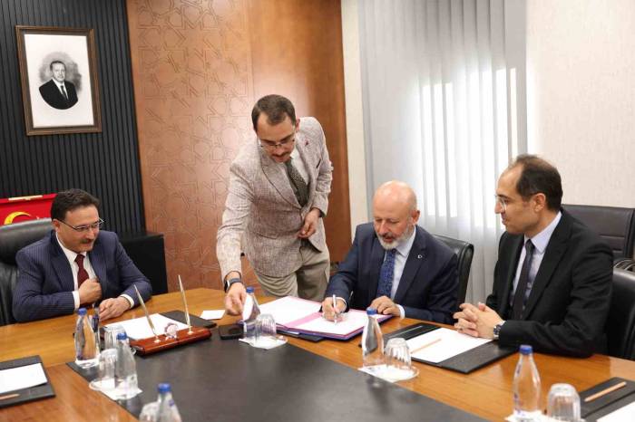 Başkan Çolakbayrakdar: “Kocasinan’ı Her Alanda Kalkındırıyoruz”