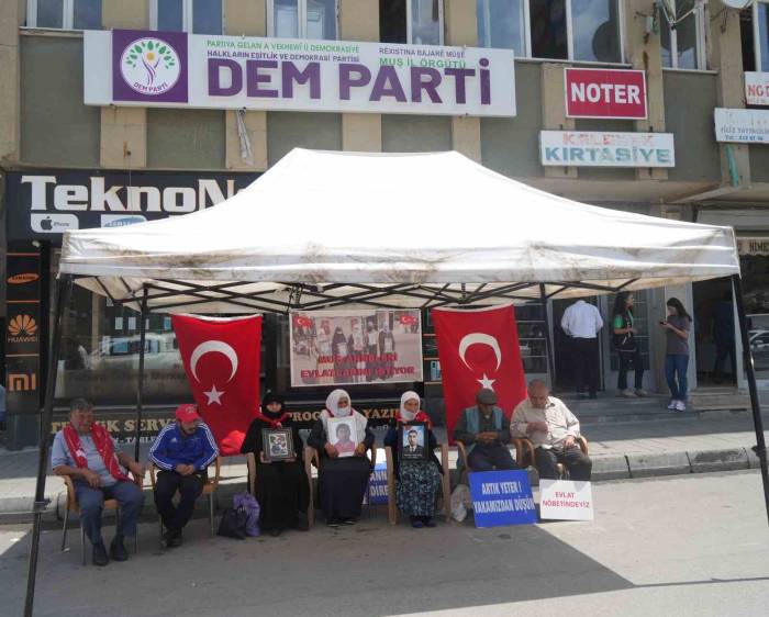 Muşlu Annelerin Evlat Nöbeti Devam Ediyor