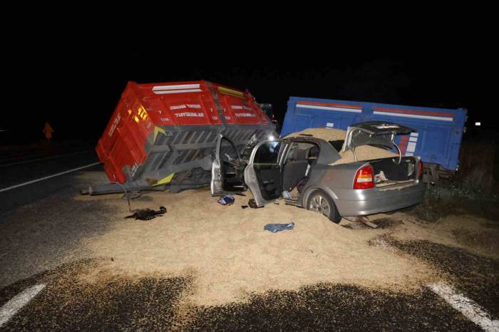 Traktör İle Otomobil Çarpıştı: 1 Ölü