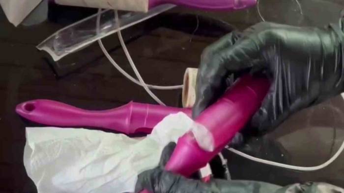 Uyuşturucuyu Tüy Toplama Aparatının İçerisine Gizlemişler