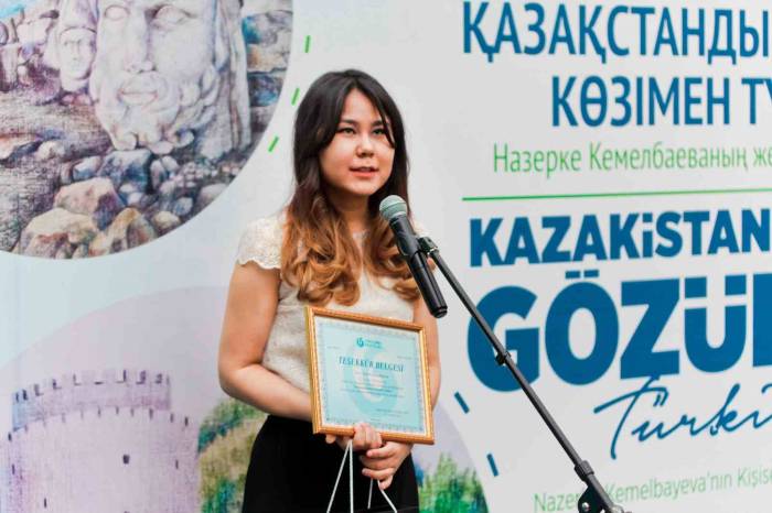 Ressam Kemelbayev, Yunus Emre Enstitüsü’nün Kazakistan’daki ‘Türkiye Türkçesi’ Kurslarına Katılıyor