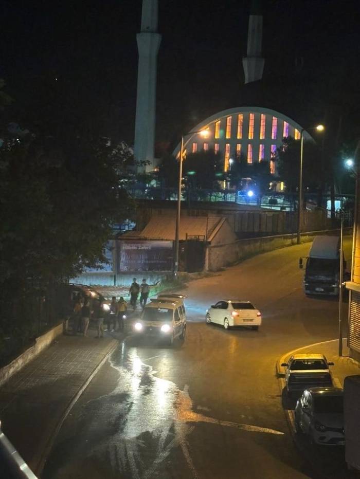 Kız Meselesi Yüzünden Gençler Birbirine Girdi: 1 Ölü, 3 Yaralı