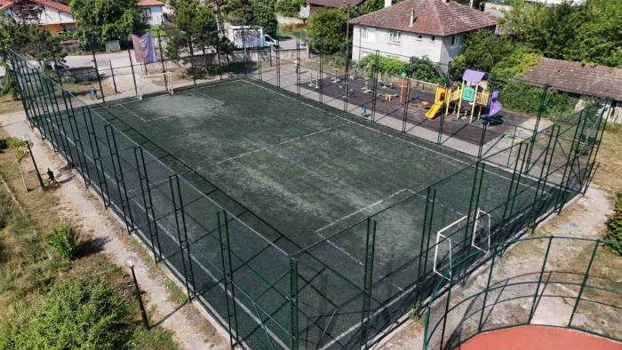 Düzce’de 14 Amatör Spor Sahası Yenileniyor