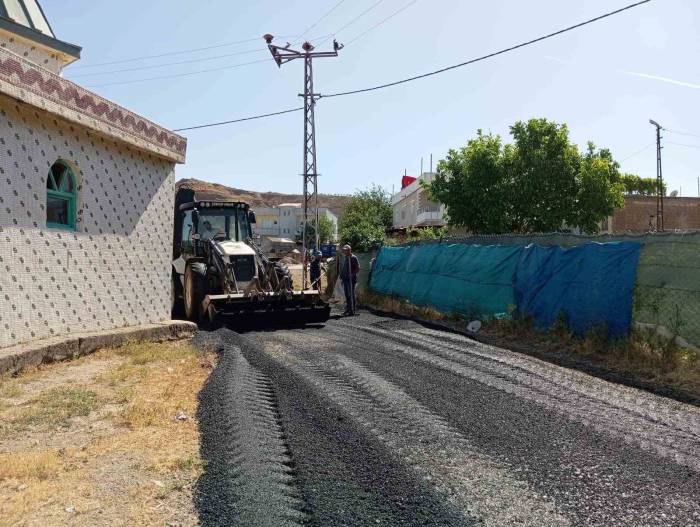 Siirt’te Köy Yolları Yenileniyor