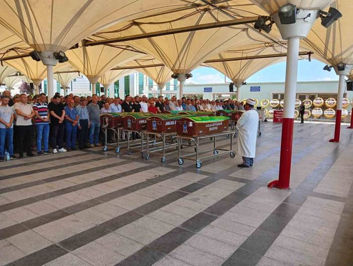 Kendisini Yanlışlıkla Başından Vuran Adam Son Yolculuğuna Uğurlandı