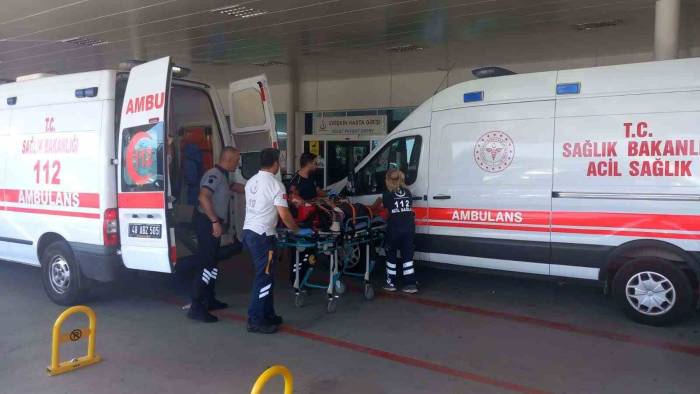 Muğla Akyaka’da Meydana Gelen Kazada 2 Kişi Hayatını Kaybetti, Yaralı Sayısı Artıyor