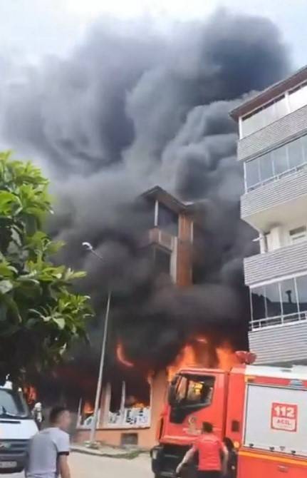 Patlayan Çamaşır Makinesi Apartmanı Harabeye Çevirdi