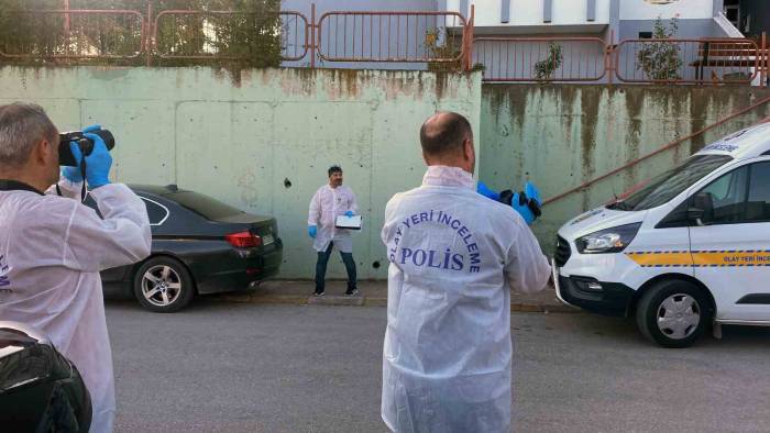 Yakınları Tarafından Evinde Ölü Bulundu