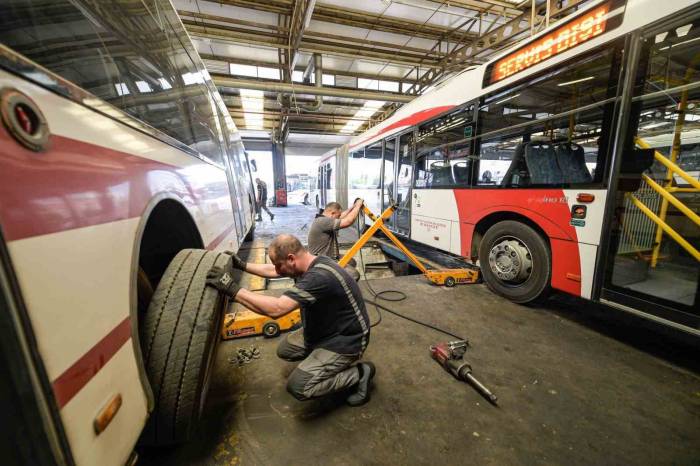 Eshot Atölyeleri Fabrika Gibi Çalışıyor