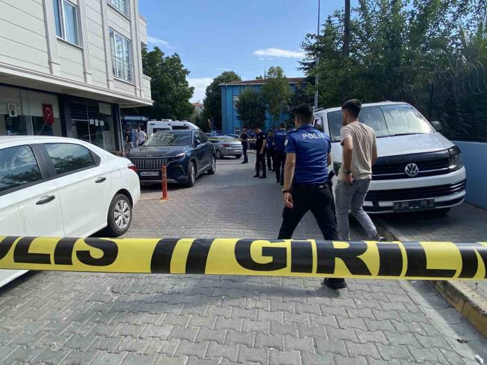 Küçükçekmece’de İki Grup Arasında Silahlı Çatışma: 10 Yaralı