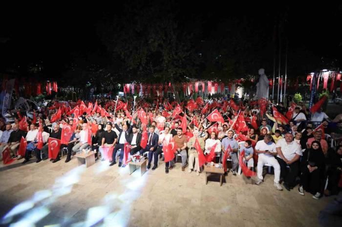 Kağıthane’de 15 Temmuz Demokrasi Ve Milli Birlik Günü Nöbeti Tutuldu