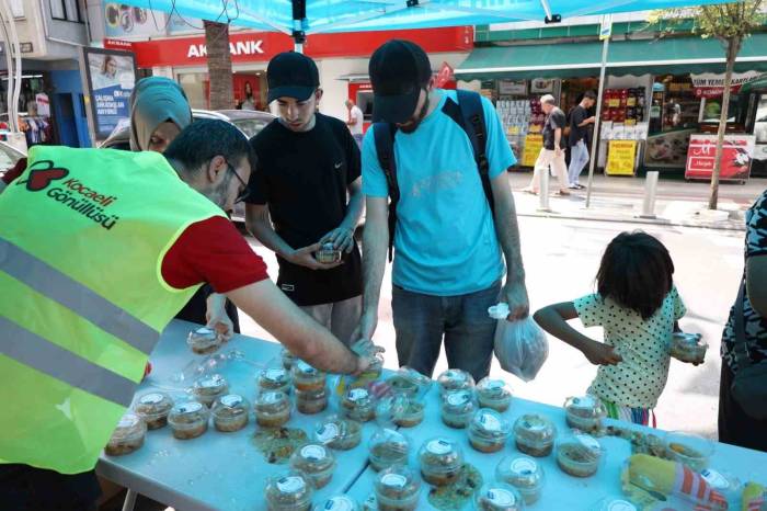 Aşure Dağıtımı Başladı