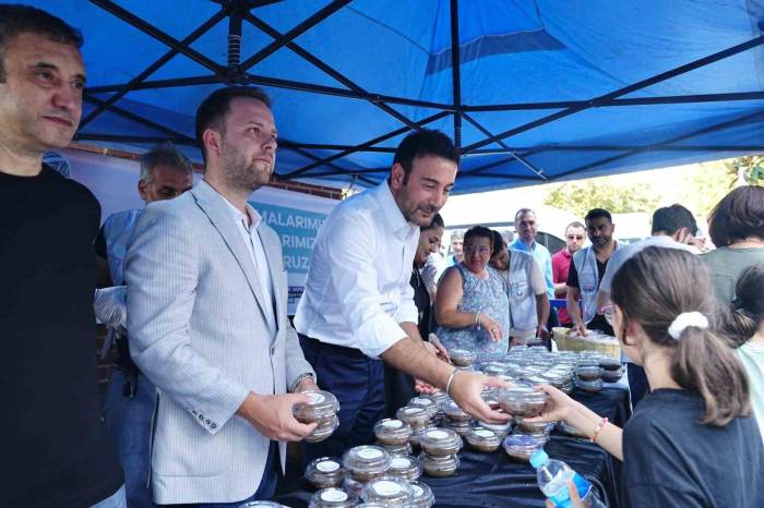 Beşiktaş Belediyesi’nde Aşure İkramı
