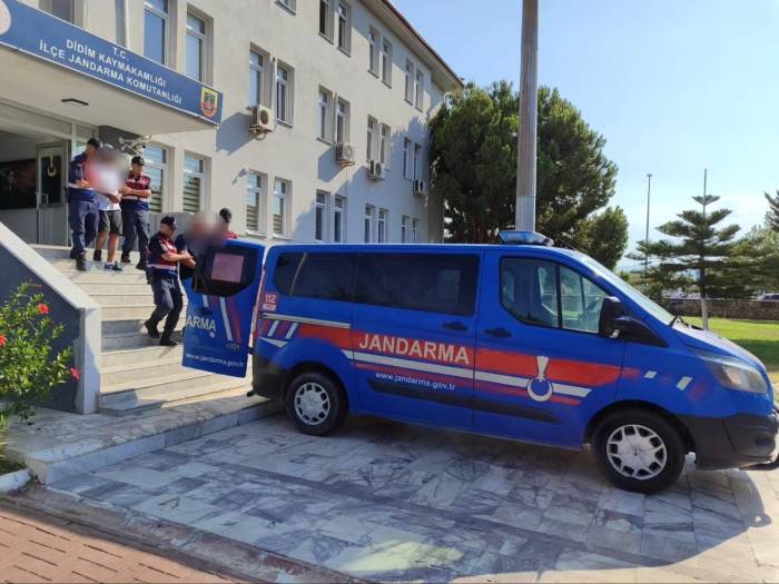 Didim’de 99 Düzensiz Göçmen Ve 2 Organizatör Yakalandı