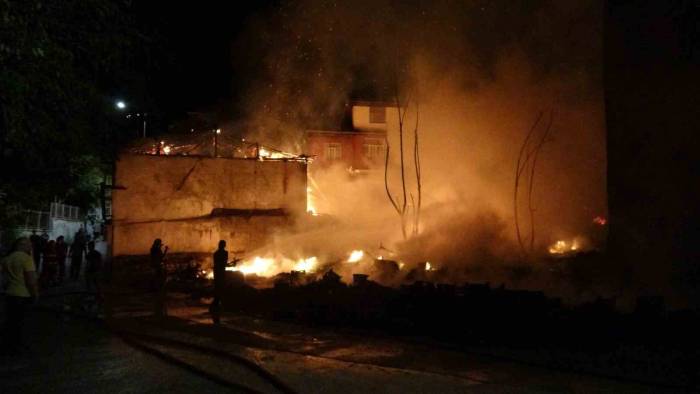 Çankırı’da 3 Ev Alevlere Teslim Oldu