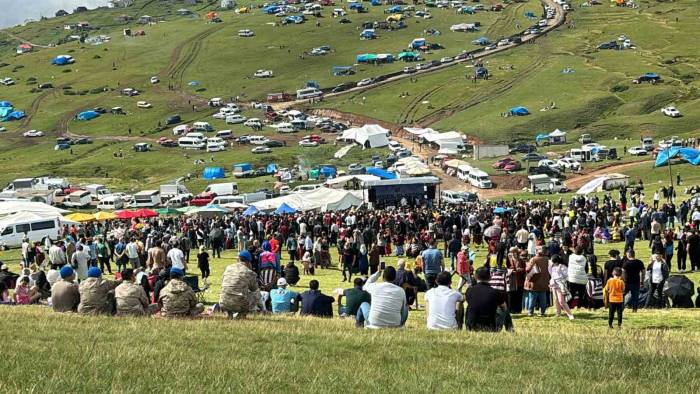 203. Sis Dağı Şenliği İçin Binlerce Kişi Bir Araya Geldi