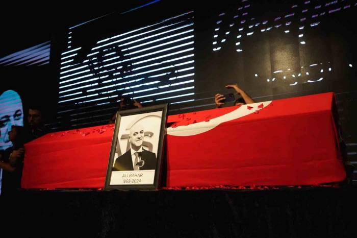 Ali Bahar, Başkanı Olduğu Atso’dan Gözyaşlarıyla Uğurlandı