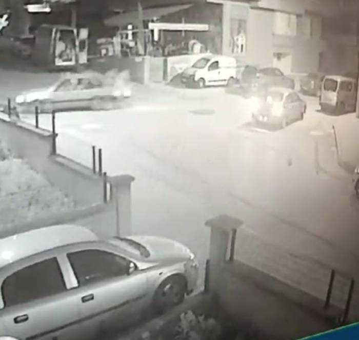 Kaza Yapmamak İçin Manevra Yapan Bisikletli Çocuk Park Halindeki Otomobile Çarptı