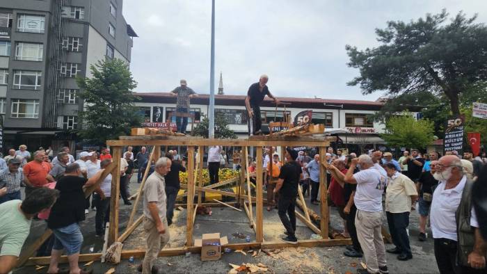 Arhavi’de Geleneksel Yarışmalar Renkli Görüntülere Sahne Oldu