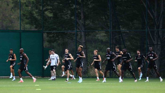 Beşiktaş, Yeni Sezon Hazırlıklarını Sürdürdü