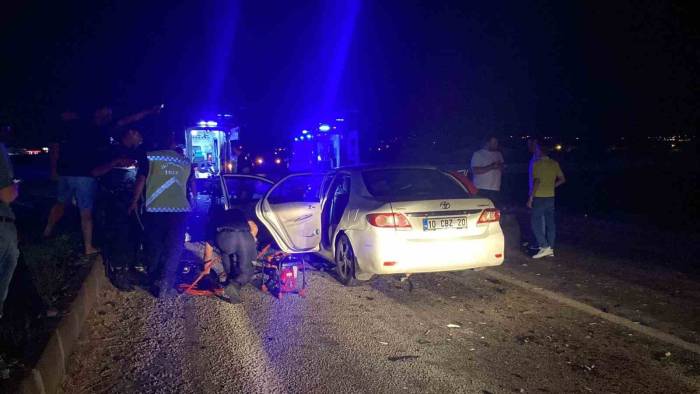 Bandırma-gönen Karayolunda Tır İle Otomobil Çarpıştı: 3 Ölü, 1 Yaralı