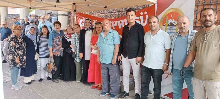 Gönüllü Annelerden Anlamlı İkram