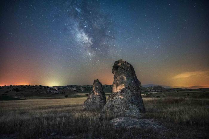 Eskişehir’de Uzun Pozlama İle Çekilmiş Samanyolu Manzarası