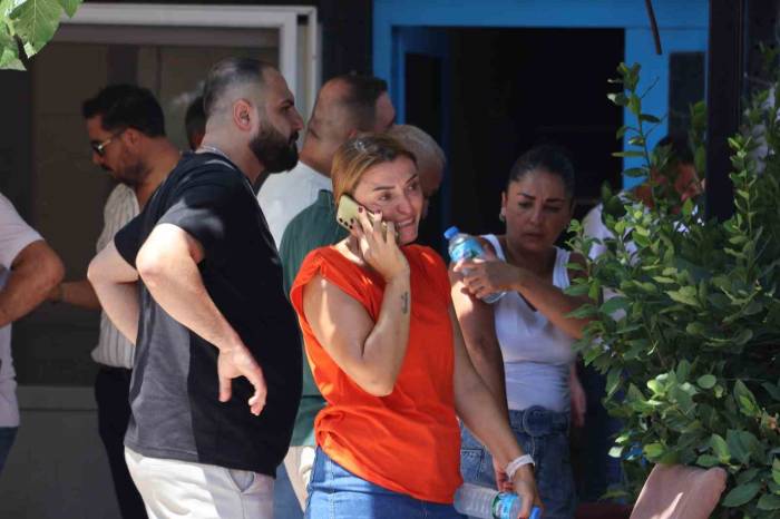 İzmir’de Sendika Binasında Korkutan Yangın: Çalışanlar Canlarını Zor Kurtardı