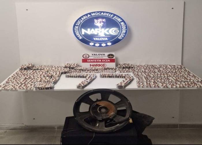 Yalova’da Panelvanın Ses Sistemine Zulalanmış Uyuşturucu Ele Geçirildi