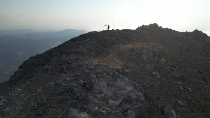 Depremde Hayatını Kaybedenlerin Anısına Zirve Tırmanışı Gerçekleştirdiler