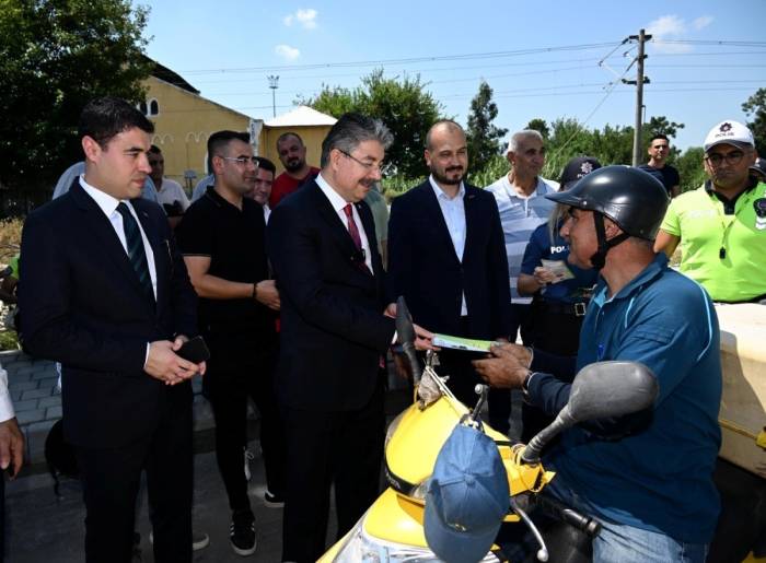 Osmaniye’de "Ceza Yok, Kask Var" Mottosuyla Motor Sürücülerine Kask Dağıtıldı