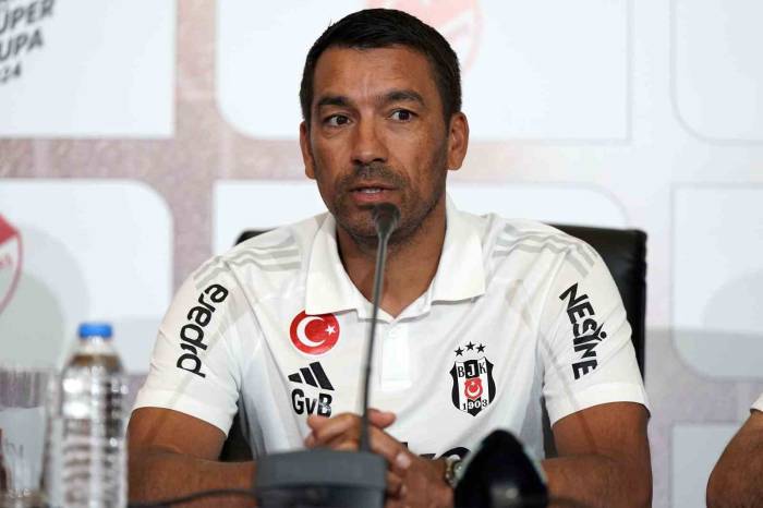 Giovanni Van Bronckhorst: “Kupayı Kazanmak İçin Elimizden Geleni Yapacağız”