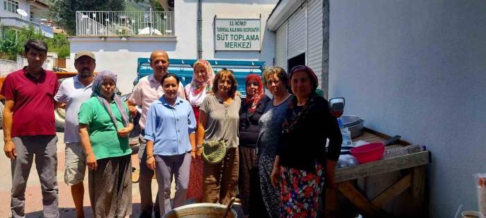 İncirköy’de İmece Usulü Aşure Etkinliği Gerçekleştirildi