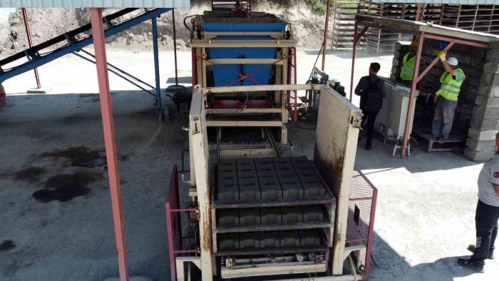Kars Belediyesi’nin Kilit Parke Taş Tesisi Üretime Başladı