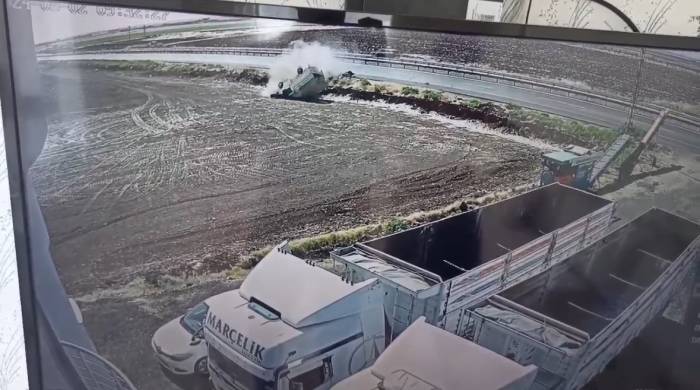 Mardin’de 2 Kişinin Yaralandığı Kaza Kamerada