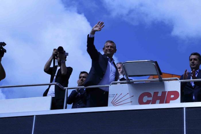 Chp Genel Başkanı Özgür Özel’den, Fındık Üreticisine, "Fındığınızı Bekletin, Satmayın" Tavsiyesi