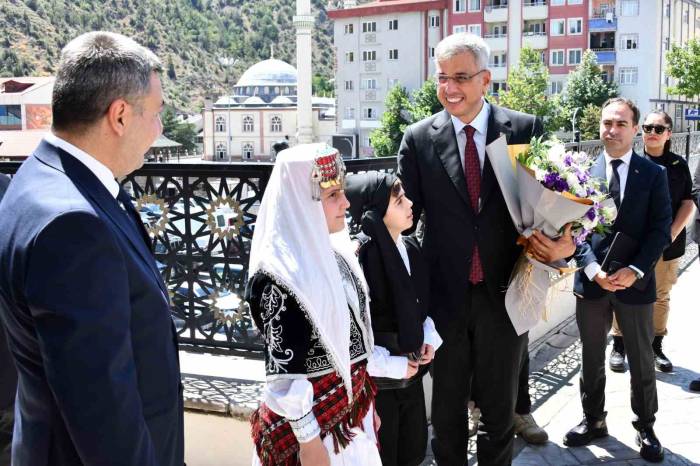 Sağlık Bakanı Memişoğlu Gümüşhane’de Ziyaretlerde Bulundu