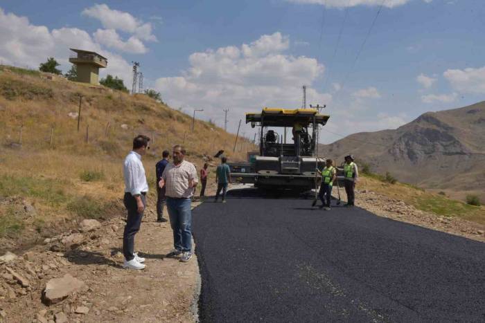 Karadağ: “Köy Yollarındaki Ulaşım Konforunu Artırıyoruz”