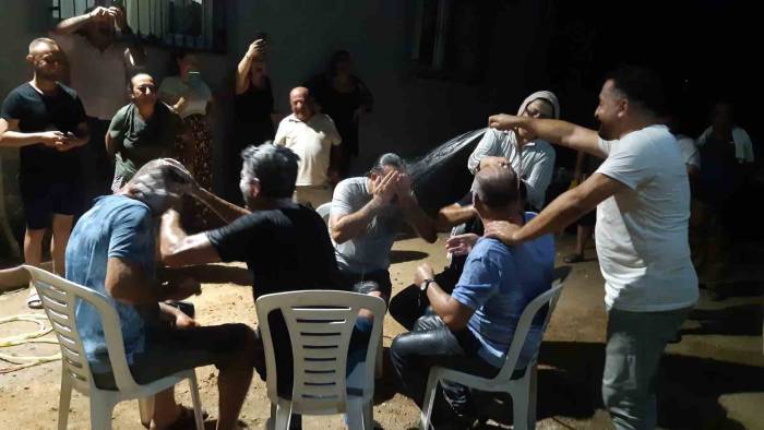 Damat Tarafına Davul Zurla Eşliğinde Şampuanla Duş Aldırdılar