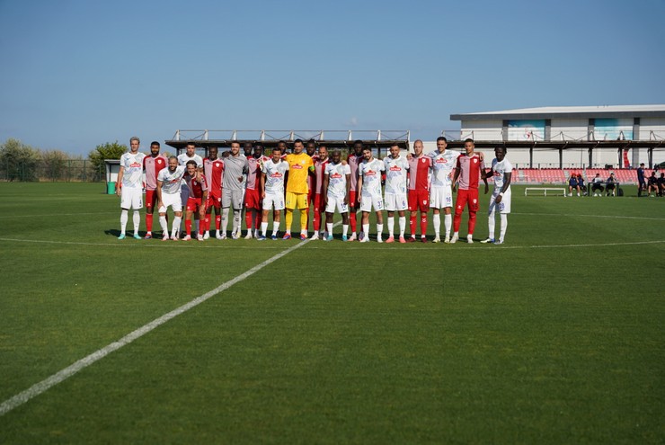 samsunspor-ile-caykur-rizespor-arasinda-oynanan-hazirlik-maci-1.jpg