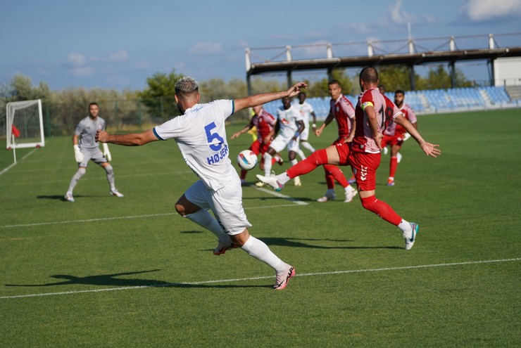 samsunspor-ile-caykur-rizespor-arasinda-oynanan-hazirlik-maci-8.jpg