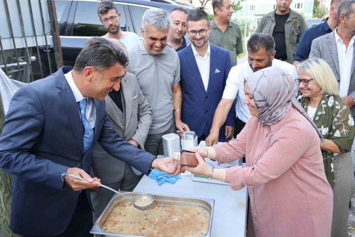 Vali Şefik Aygöl Aşure Etkinliğine Katıldı